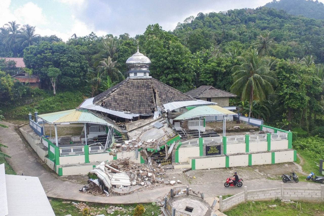 Khofifah Jeli Amati Video Hoaks Gempa di Tuban