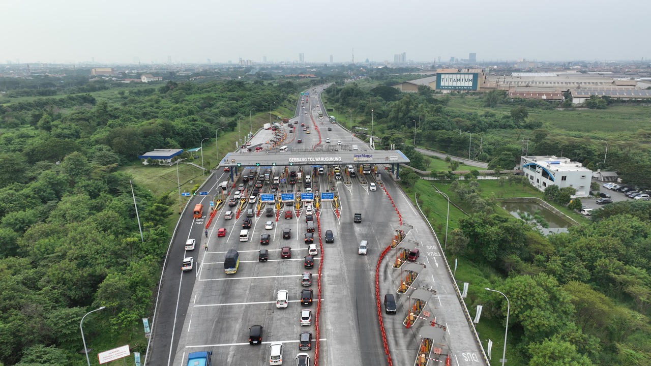 Tol Surabaya-Mojokerto Ramai Lancar, 92.349 Kendaraan Lintasi Gerbang Tol Warugunung