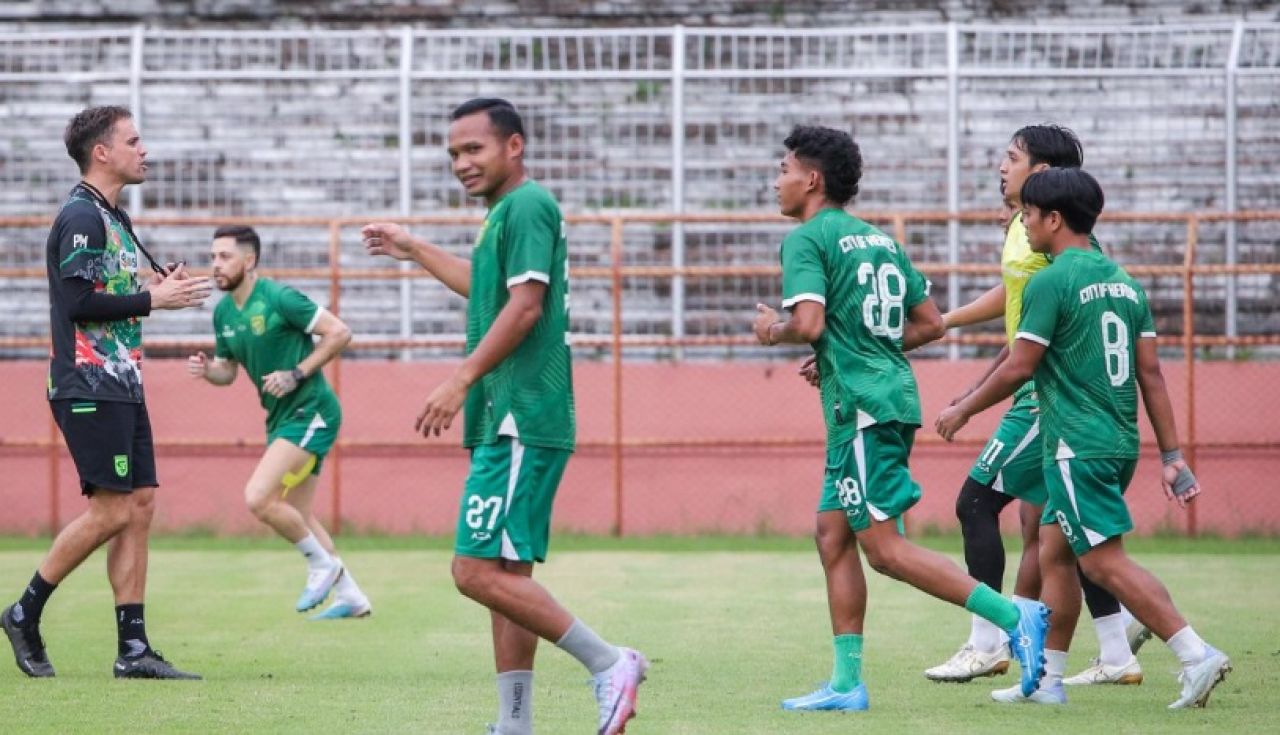 Hadapi Bali United, Bajul Ijo Divoor 1/4