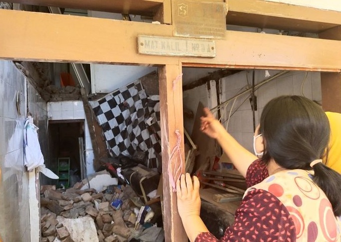 Rumah Berlantai 2 di Surabaya Ambruk, 1 Orang Meninggal, 2 Luka-Luka