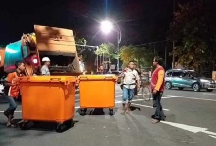 Kota Surabaya Panen Sampah 15,2 Ton di Malam Tahun Baru 2024, DLH Kerahkan 150 Personel